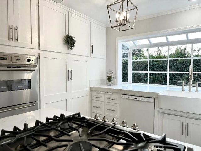 26261 Veva Way, Calabasas, CA 91302