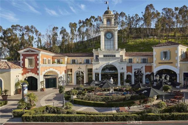 26261 Veva Way, Calabasas, CA 91302
