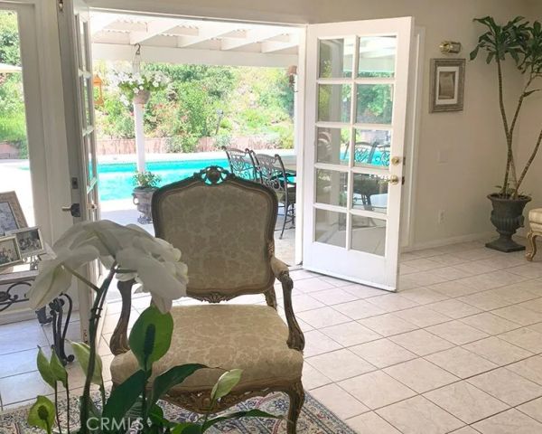 26261 Veva Way, Calabasas, CA 91302