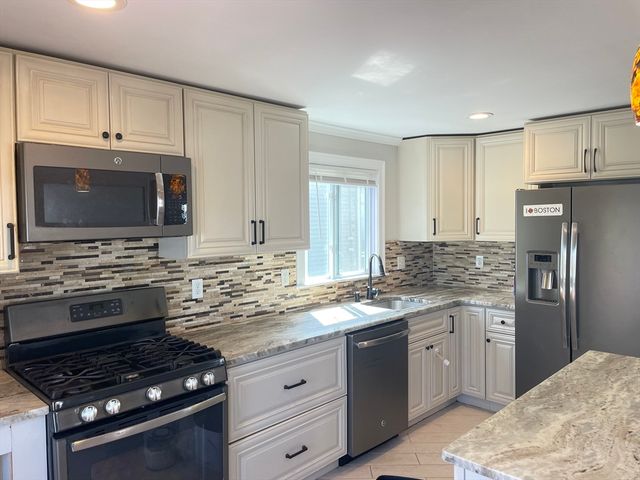 41 Edmund St, Malden, MA 02148