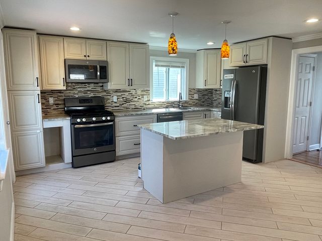 41 Edmund St, Malden, MA 02148