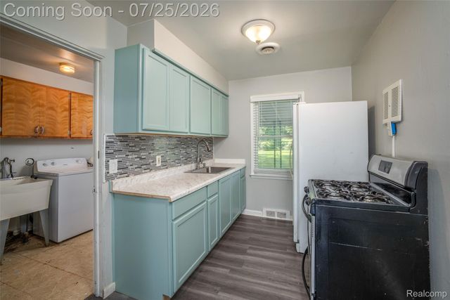22191 Condon Street, Oak Park, MI 48237
