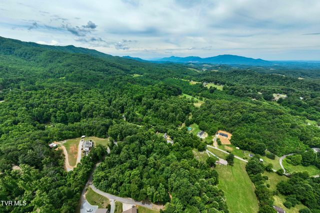 131 Shalom Drive, Elizabethton, TN 37643