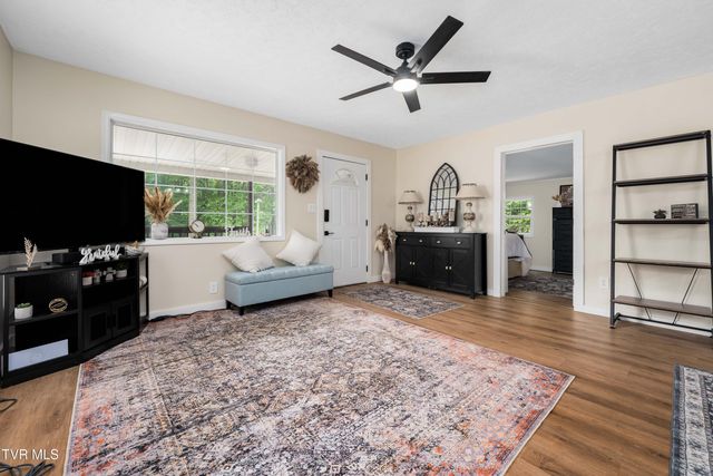 131 Shalom Drive, Elizabethton, TN 37643