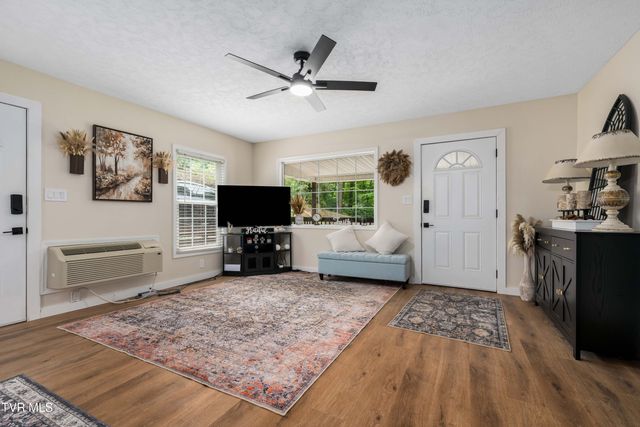 131 Shalom Drive, Elizabethton, TN 37643