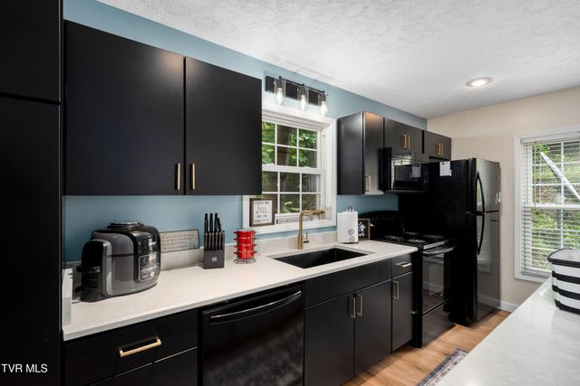 131 Shalom Drive, Elizabethton, TN 37643