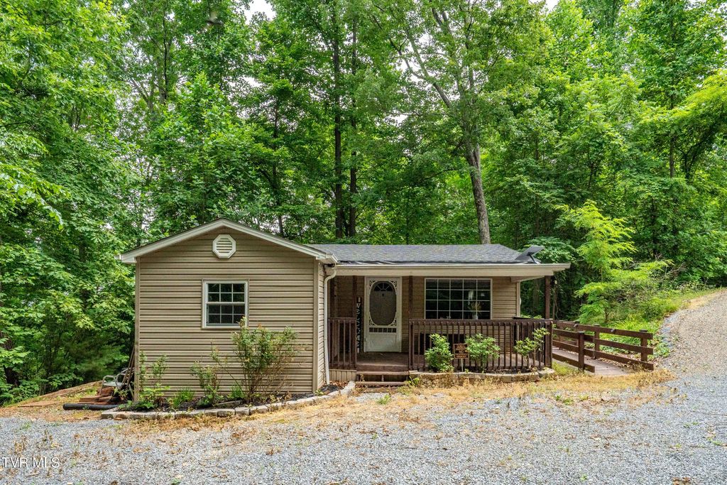 131 Shalom Drive, Elizabethton, TN 37643