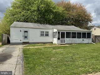 6 WARDOR AVE, New Castle, DE 19720