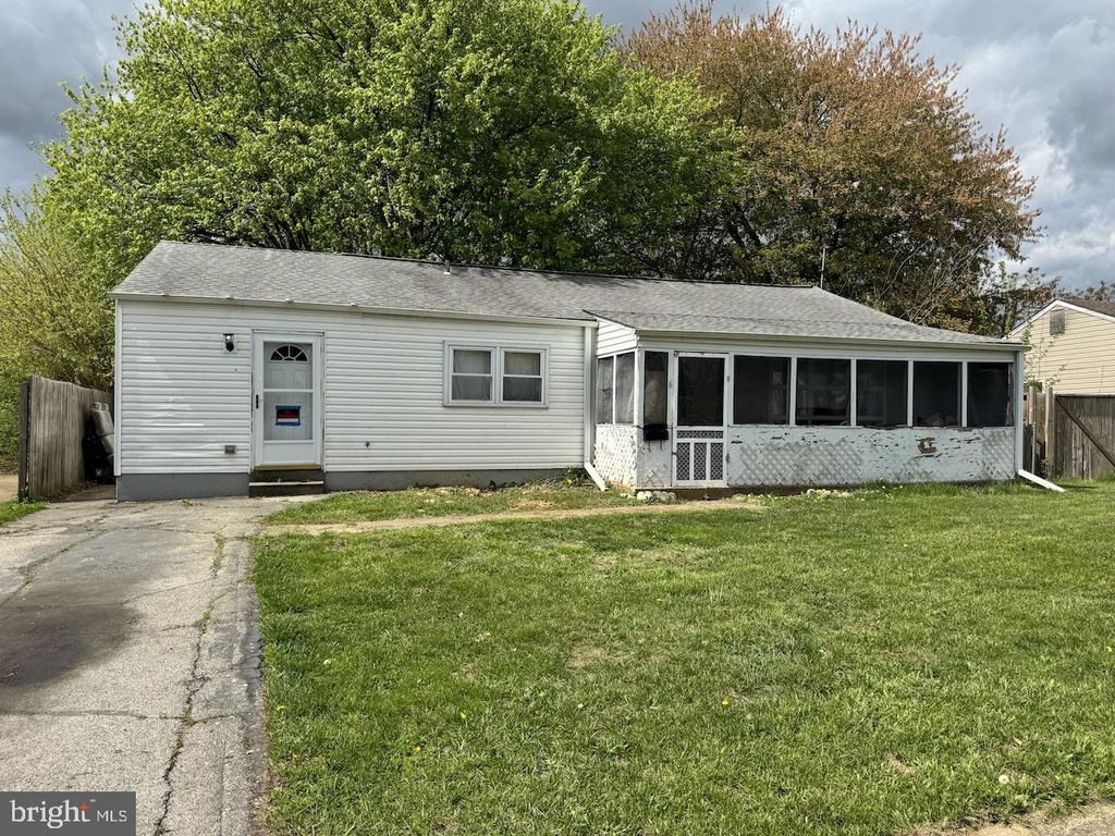 6 WARDOR AVE, New Castle, DE 19720