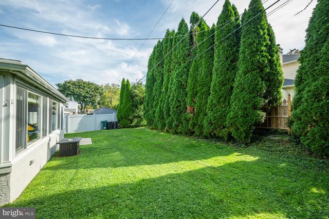 2326 S GILINGER RD, Lafayette Hill, PA 19444