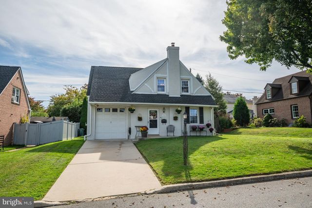 2326 S GILINGER RD, Lafayette Hill, PA 19444