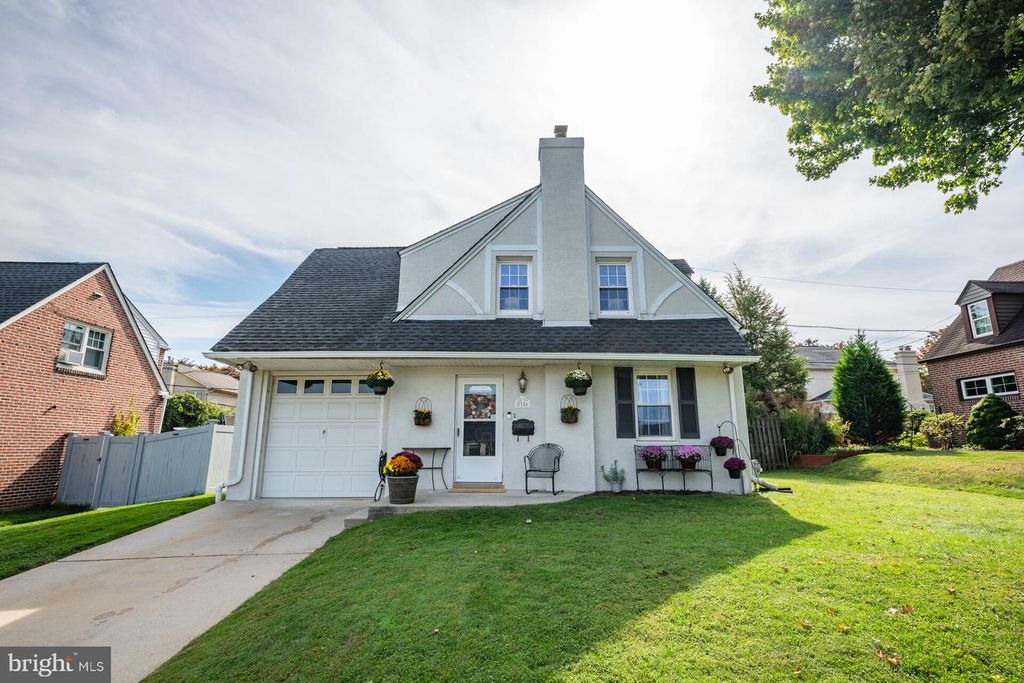2326 S GILINGER RD, Lafayette Hill, PA 19444