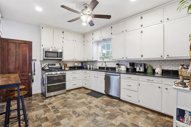 114 S Field Street, Cleburne, TX 76033