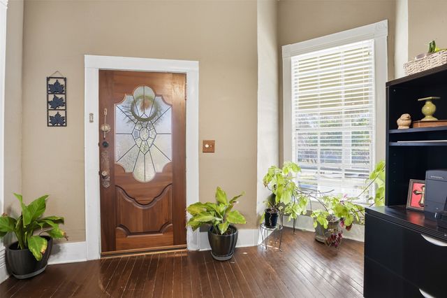 114 S Field Street, Cleburne, TX 76033