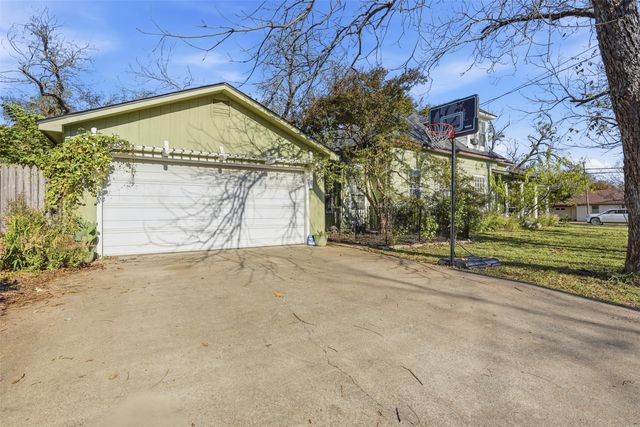 114 S Field Street, Cleburne, TX 76033