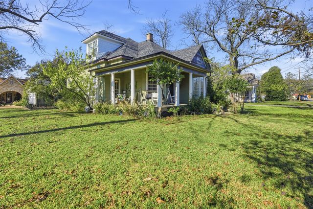 114 S Field Street, Cleburne, TX 76033