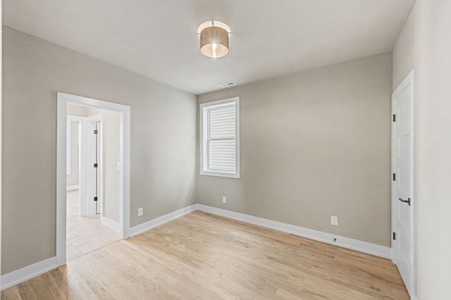 798 45th Ave N, Nashville, TN 37209