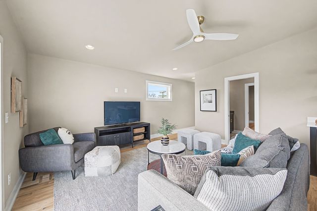 798 45th Ave N, Nashville, TN 37209