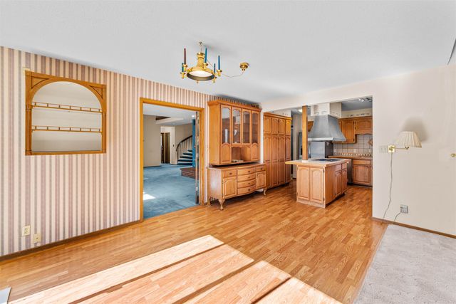 530 N Washington St., Lindsborg, KS 67456