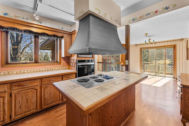 530 N Washington St., Lindsborg, KS 67456