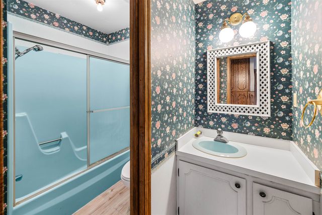 530 N Washington St., Lindsborg, KS 67456