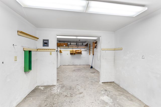 530 N Washington St., Lindsborg, KS 67456