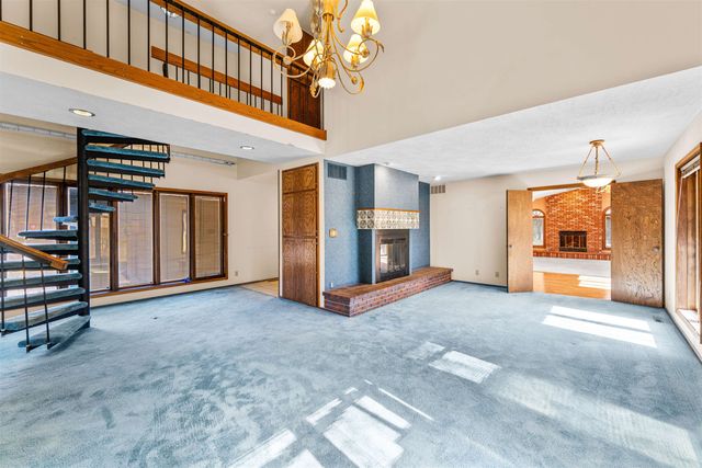 530 N Washington St., Lindsborg, KS 67456