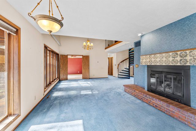 530 N Washington St., Lindsborg, KS 67456