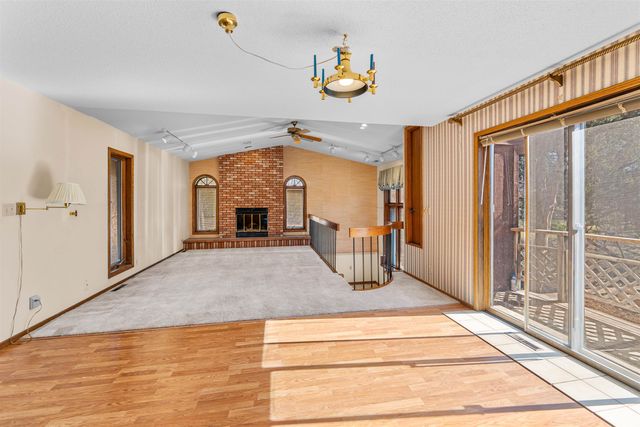 530 N Washington St., Lindsborg, KS 67456