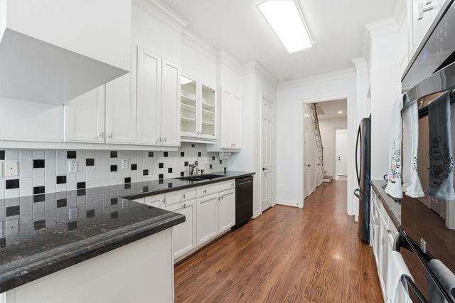 3210 Maroneal Street, Houston, TX 77025