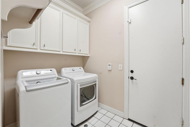 3210 Maroneal Street, Houston, TX 77025