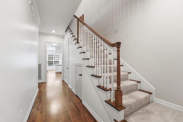 3210 Maroneal Street, Houston, TX 77025