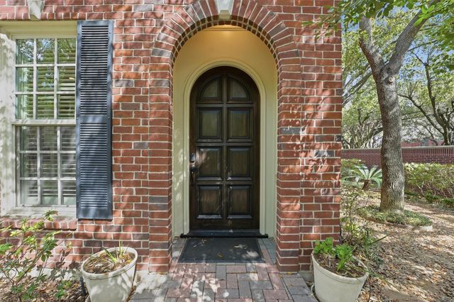 3210 Maroneal Street, Houston, TX 77025