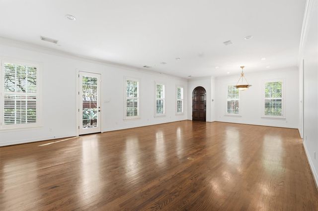 3210 Maroneal Street, Houston, TX 77025