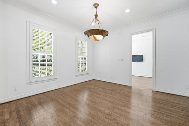 3210 Maroneal Street, Houston, TX 77025