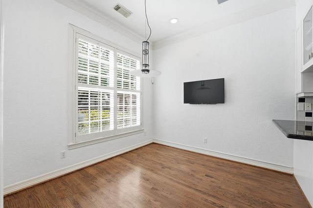 3210 Maroneal Street, Houston, TX 77025