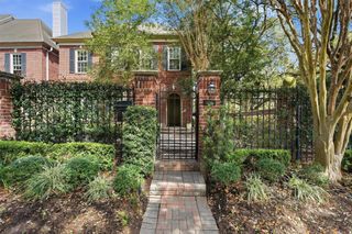 3210 Maroneal Street, Houston, TX 77025