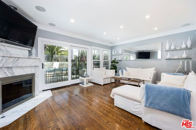 1322 Londonderry Place, Los Angeles, CA 90069