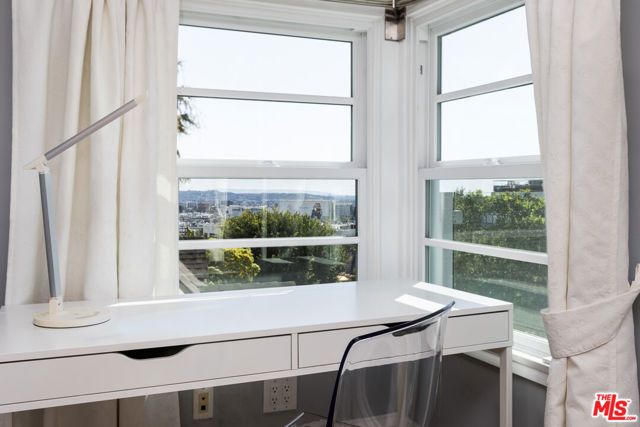 1322 Londonderry Place, Los Angeles, CA 90069