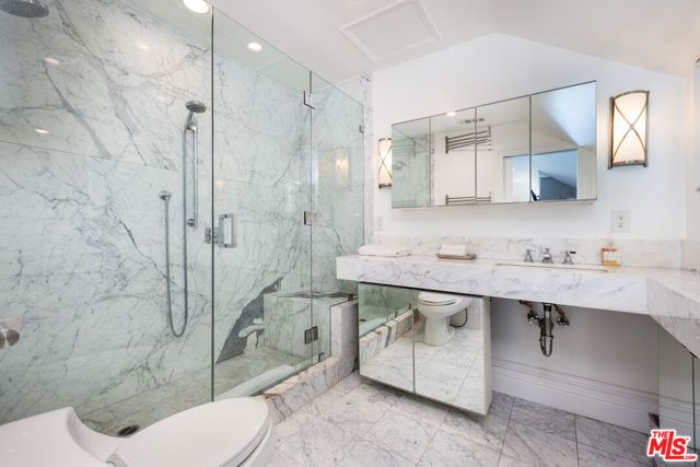 1322 Londonderry Place, Los Angeles, CA 90069