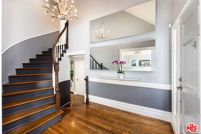 1322 Londonderry Place, Los Angeles, CA 90069