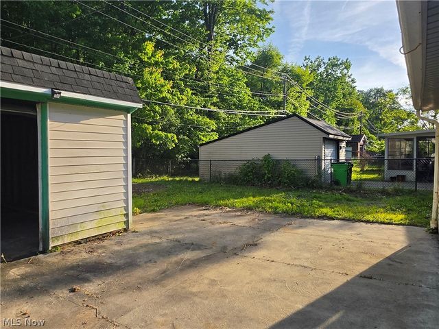19418 Meadowlark Lane, Warrensville Heights, OH 44128