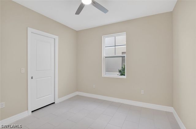 286 Indies DR E 101, Naples, FL 34114