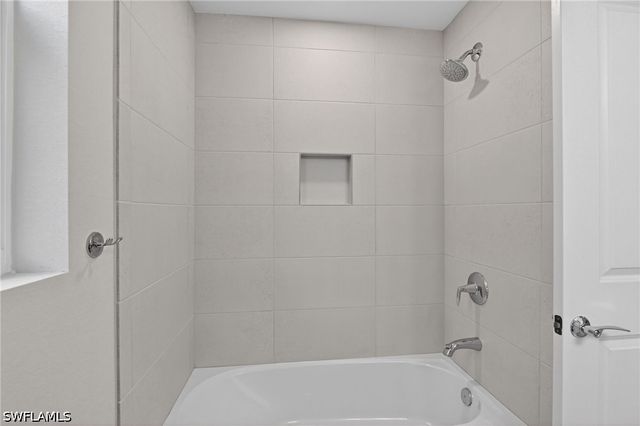 286 Indies DR E 101, Naples, FL 34114