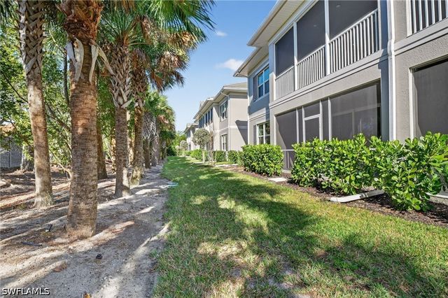 286 Indies DR E 101, Naples, FL 34114
