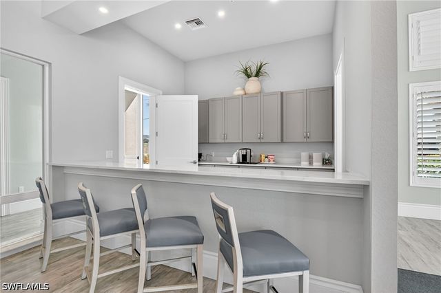 286 Indies DR E 101, Naples, FL 34114