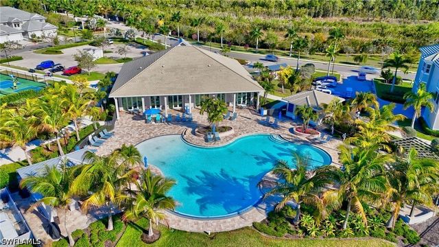 286 Indies DR E 101, Naples, FL 34114