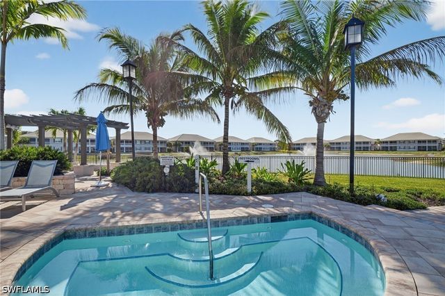 286 Indies DR E 101, Naples, FL 34114