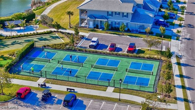 286 Indies DR E 101, Naples, FL 34114