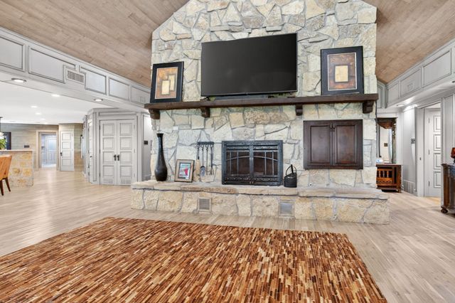 3601 W Fm 4, Cleburne, TX 76033